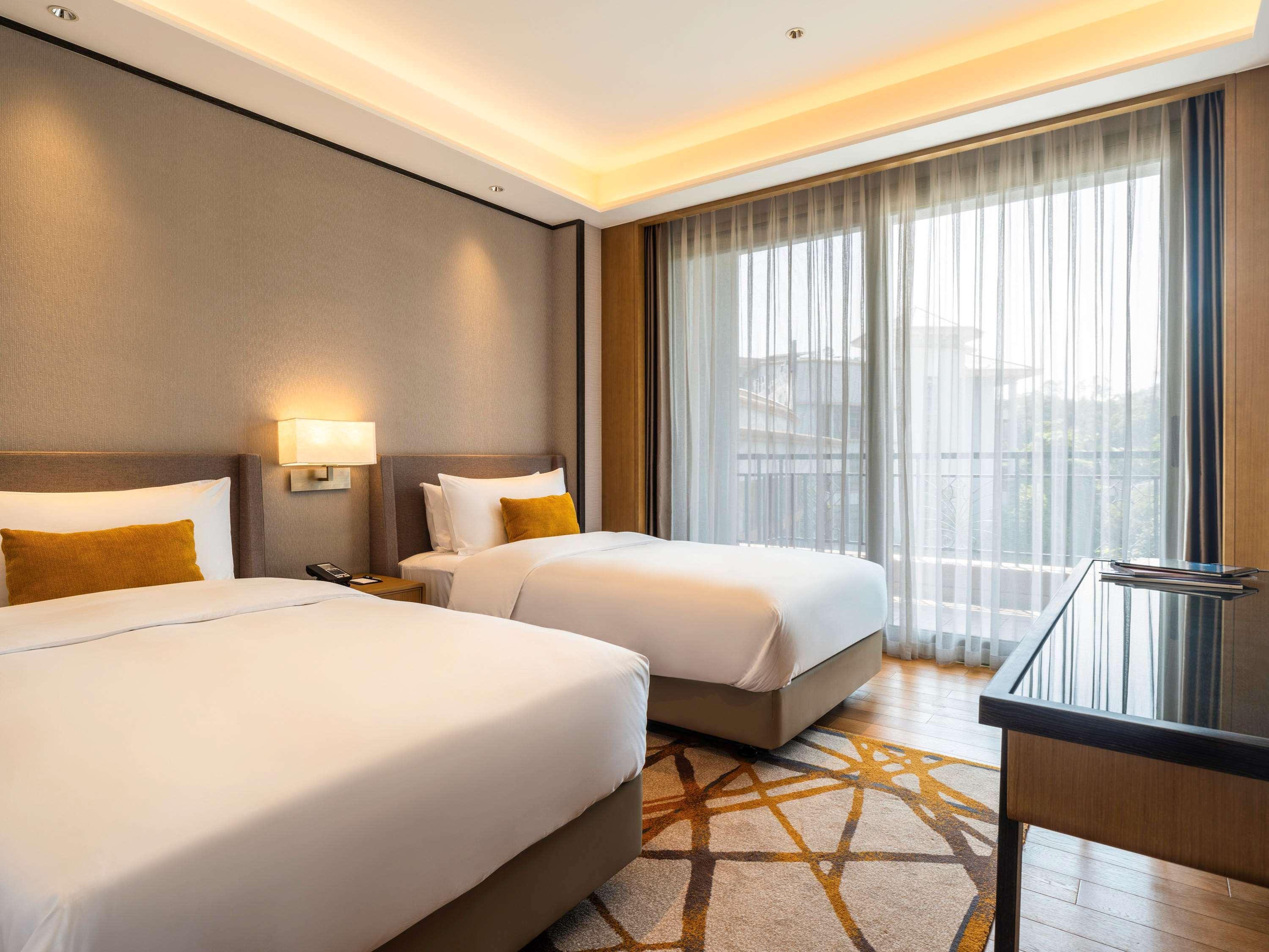 Pullman Hotel And Pullman Living Dongguan Forum Eksteriør bilde